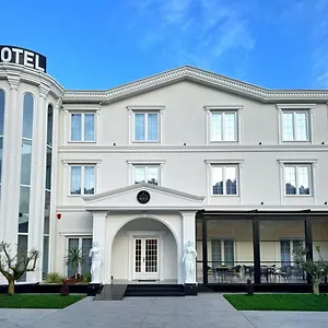 Otel Reign